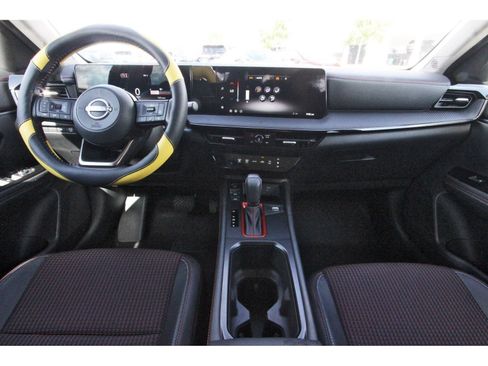 Certified 2026 Nissan Kicks SR FWD image 11