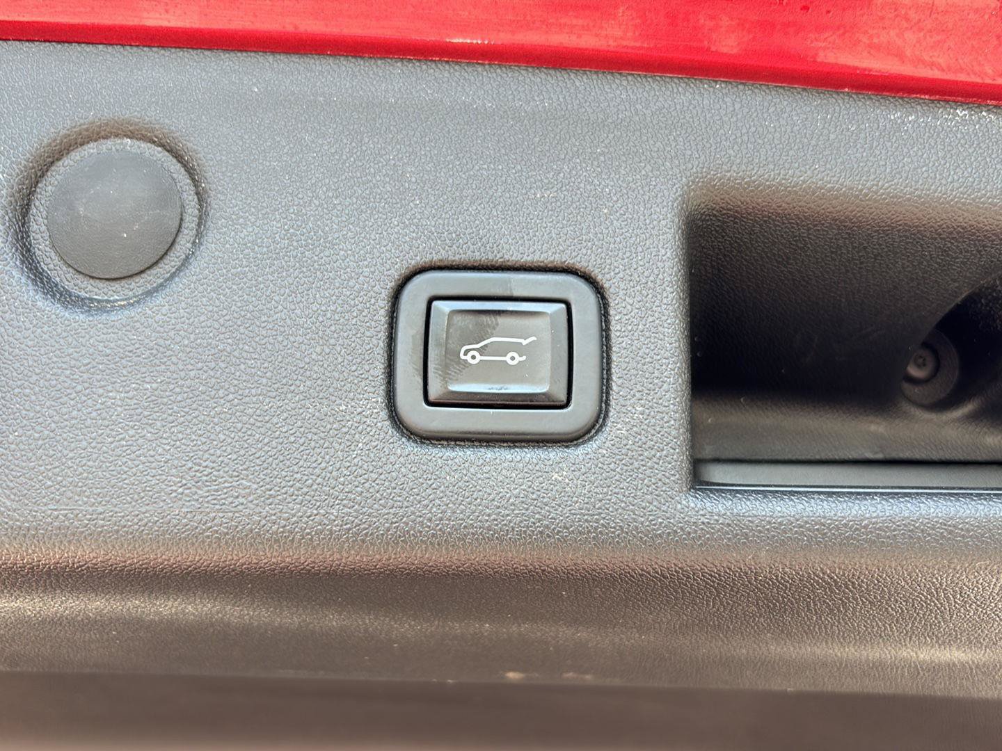 Used 2023 Chevrolet Equinox LT FWD image 17