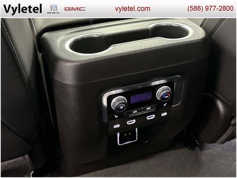 Used 2024 GMC Yukon Denali w/ Advanced Technology Package image 14