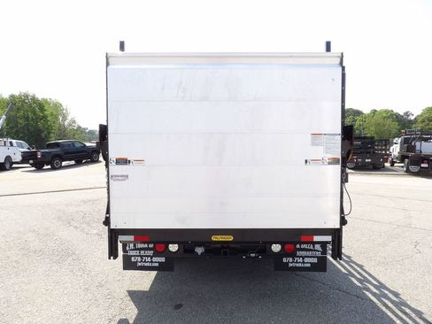 Used 2021 RAM 5500 Tradesman w/ Chrome Appearance Group RWD image 6