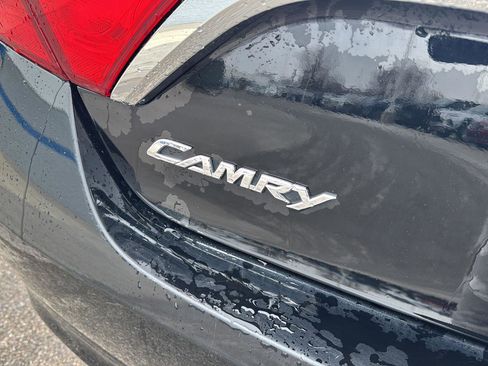 Used 2015 Toyota Camry LE image 5