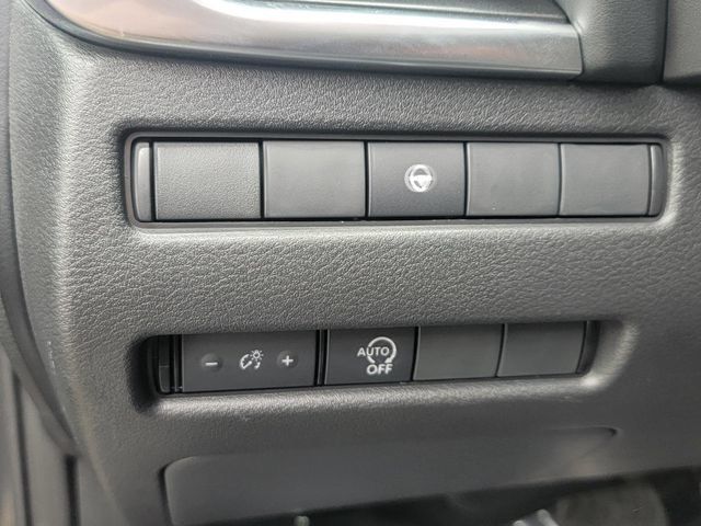 Used 2023 Nissan Rogue SV AWD/4WD image 32