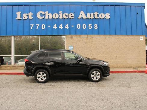 Used 2021 Toyota RAV4 XLE FWD image 24