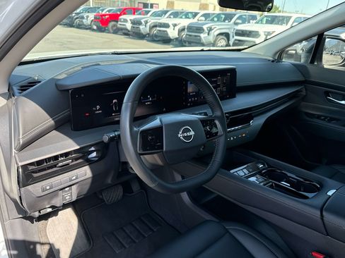 Used 2025 Nissan Murano SV AWD/4WD image 10