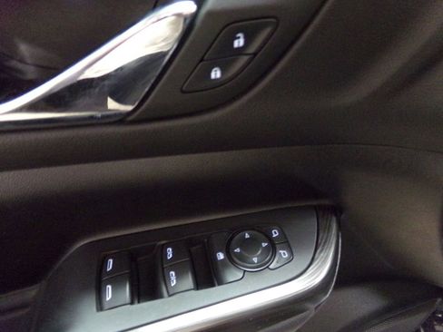 Used 2023 GMC Acadia SLT image 17