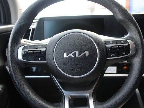 Used 2024 Kia Sportage LX image 16