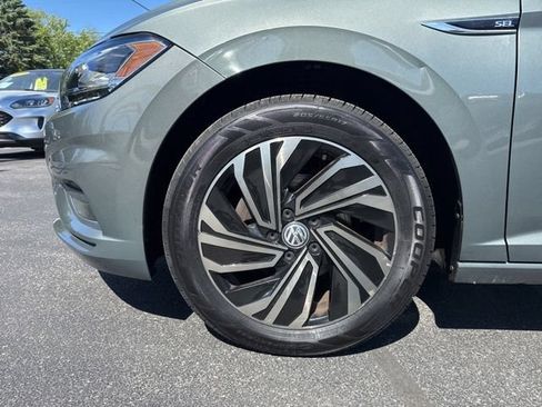Used 2019 Volkswagen Jetta SEL Premium FWD image 9