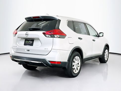 Used 2017 Nissan Rogue S image 9