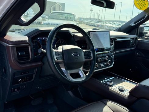 Used 2024 Ford Expedition Max Limited AWD/4WD image 5
