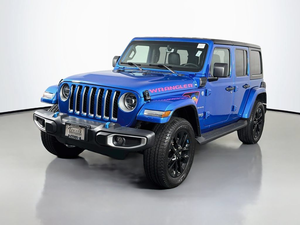Used 2022 Jeep Wrangler Unlimited Sahara AWD/4WD image 3