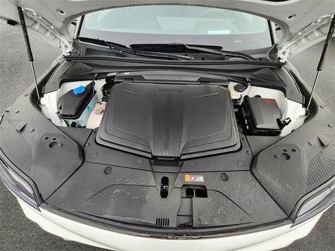 Used 2025 Genesis GV60 Advanced image 25