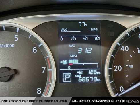 Used 2020 Nissan Versa S FWD image 12