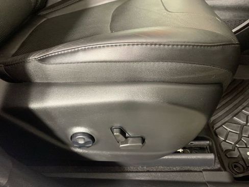 Used 2021 Jeep Cherokee Limited image 24