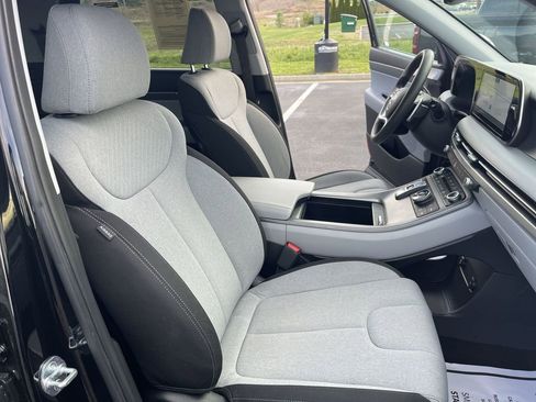 Used 2023 Hyundai Palisade SE image 25