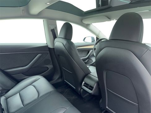 Used 2023 Tesla Model 3 Standard Range image 50