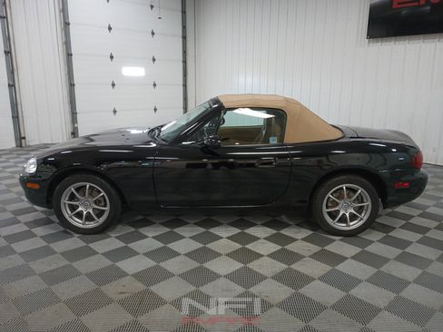 Used 1999 MAZDA MX-5 Miata RWD image 4