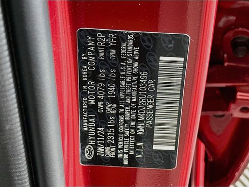 Used 2024 Hyundai Elantra Blue FWD image 12