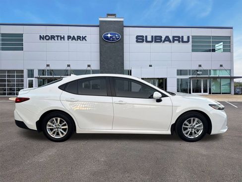 Used 2025 Toyota Camry LE image 2