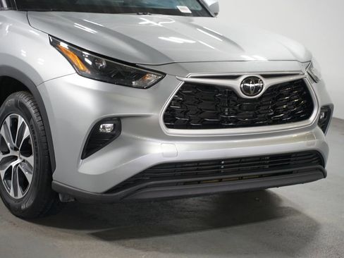 Certified 2024 Toyota Highlander XLE image 4