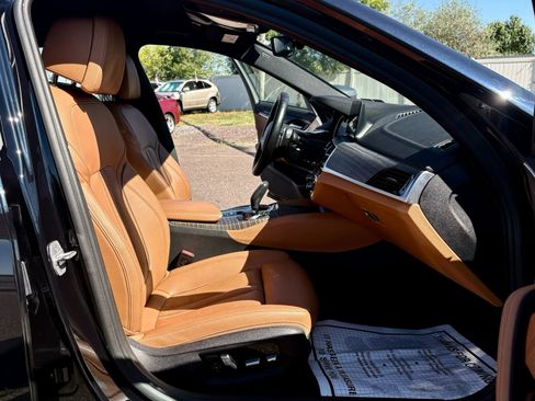 Used 2018 BMW M550i xDrive image 25