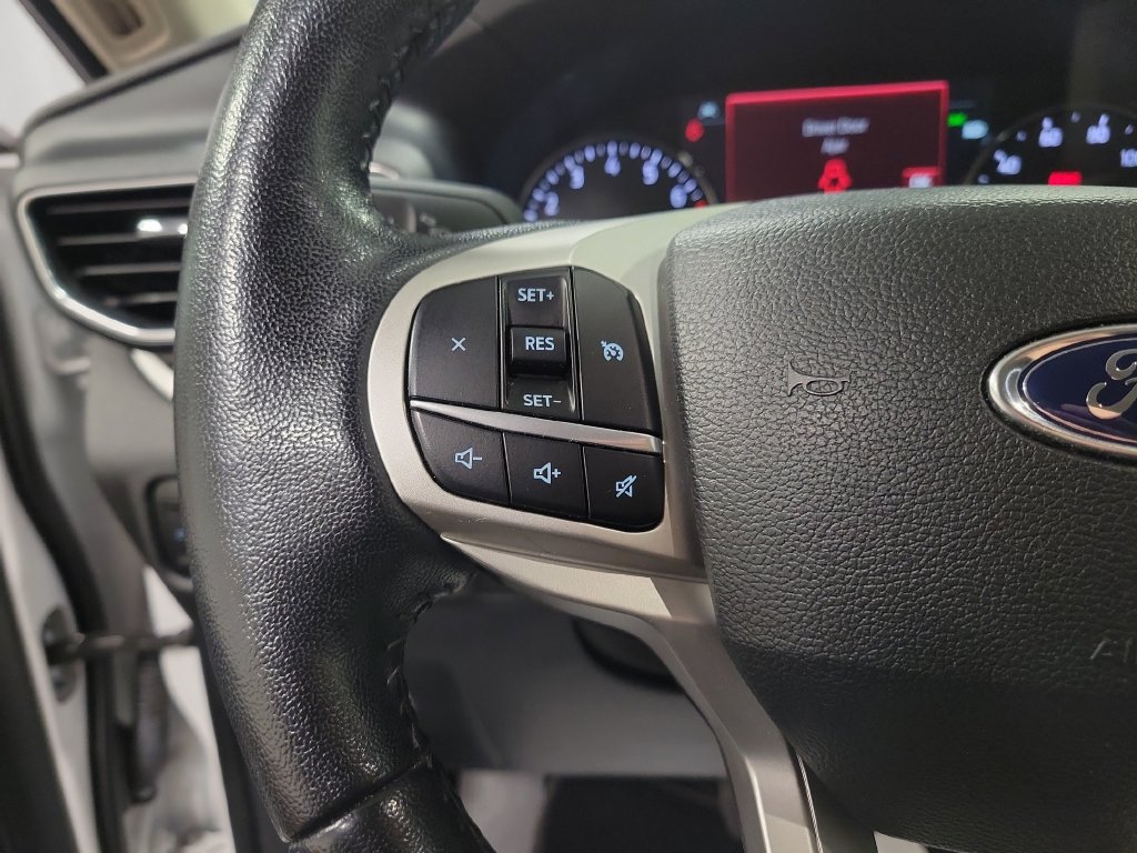 Used 2023 Ford Explorer XLT w/ Equipment Group 202A RWD image 24