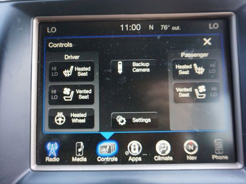 Used 2017 Jeep Grand Cherokee Overland image 10