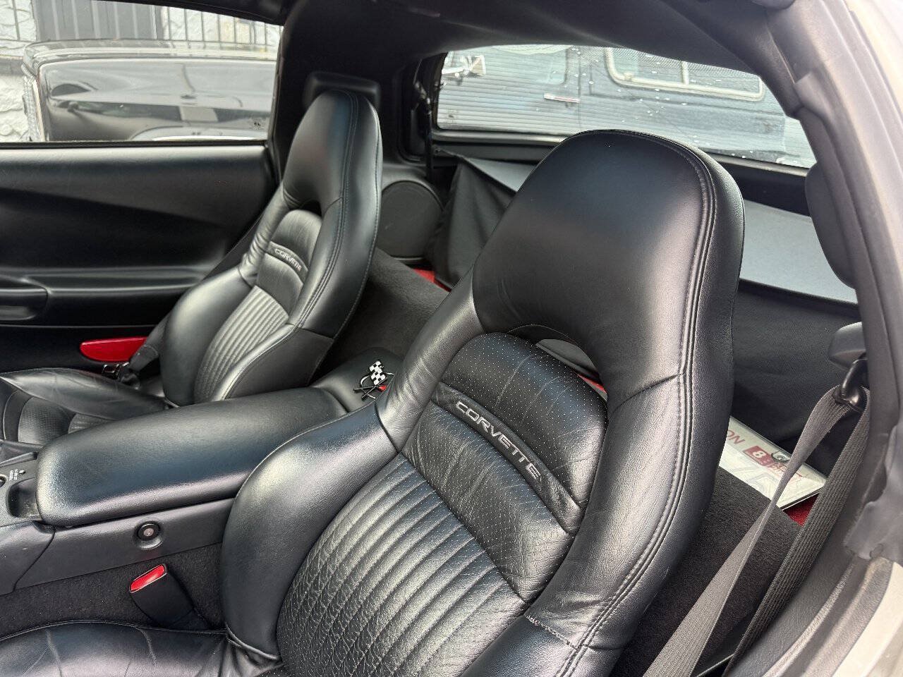 Used 2004 Chevrolet Corvette Coupe w/ Roof Package RWD image 15