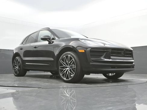 New 2026 Porsche Macan AWD/4WD image 38