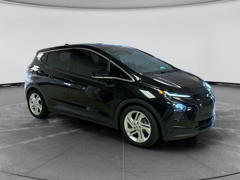 Used 2022 Chevrolet Bolt LT FWD image 3