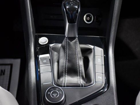 New 2026 Volkswagen Taos SE image 21