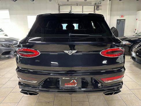 Used 2021 Bentley Bentayga image 5