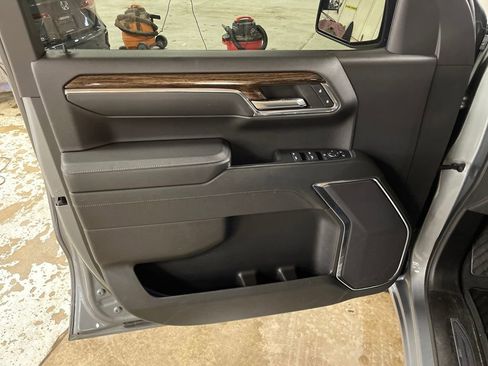 Used 2023 GMC Sierra 1500 Elevation image 11
