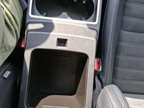 Used 2024 Mitsubishi Outlander image 25