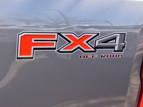 Certified 2024 Ford F250 Platinum w/ FX4 Off-Road Package image 45