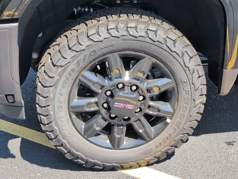 New 2026 GMC Sierra 2500 AT4 w/ AT4 Premium Plus Package AWD/4WD image 10