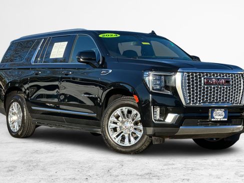 Used 2024 GMC Yukon XL Denali AWD/4WD image 2