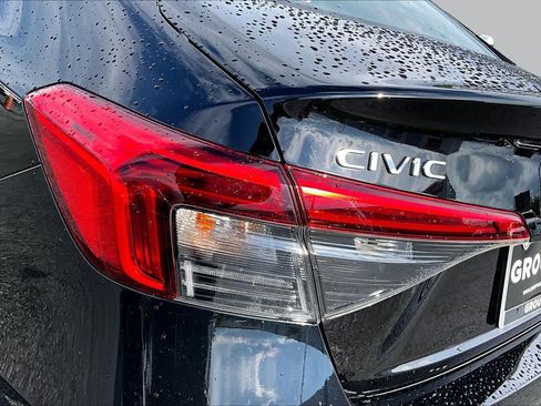 Used 2023 Honda Civic Sport image 29