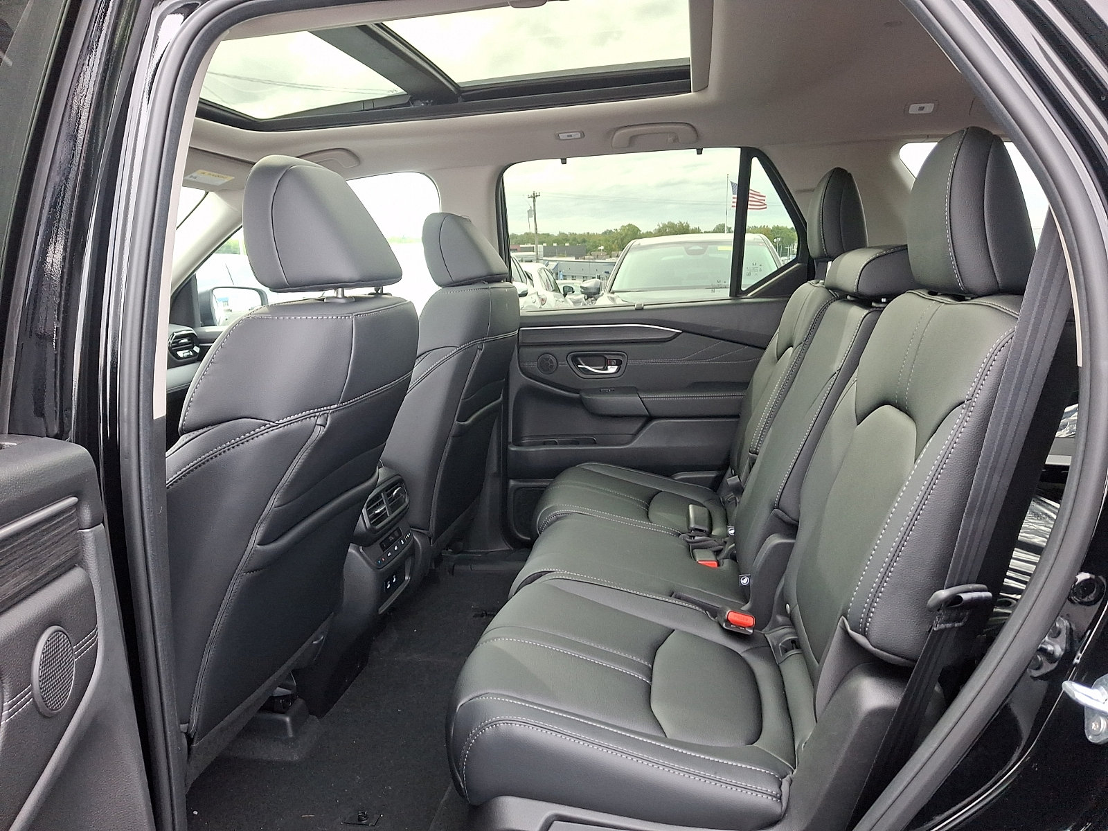 New 2026 Honda Pilot Touring image 5