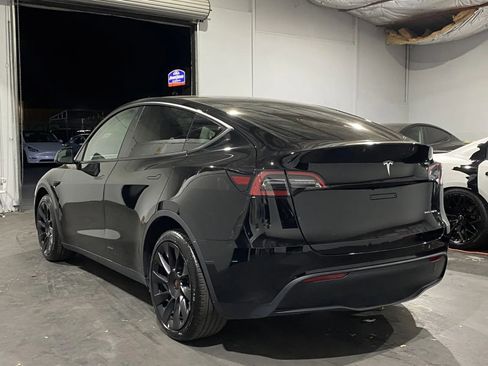 Used 2023 Tesla Model Y Long Range image 2