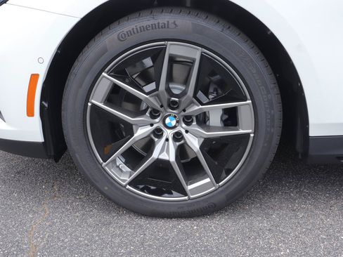 New 2027 BMW 530i RWD image 37