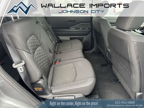 Used 2024 Nissan Pathfinder S image 41