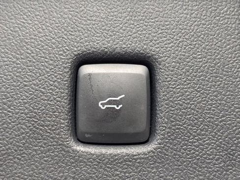 Used 2020 Ford Escape SE Sport FWD image 16