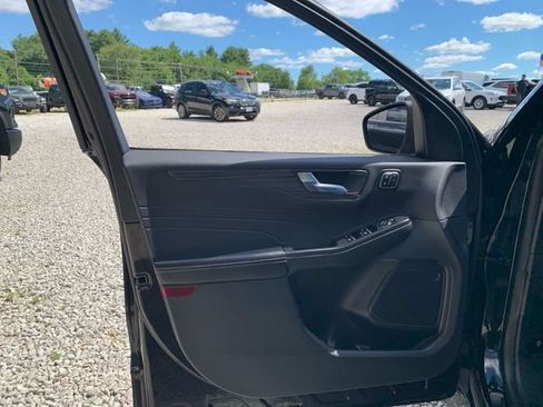 Used 2023 Ford Escape Platinum AWD/4WD image 25