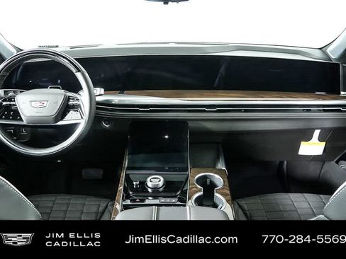 Used 2026 Cadillac Escalade ESV Platinum Sport w/ LPO, ONYX Package AWD/4WD image 19