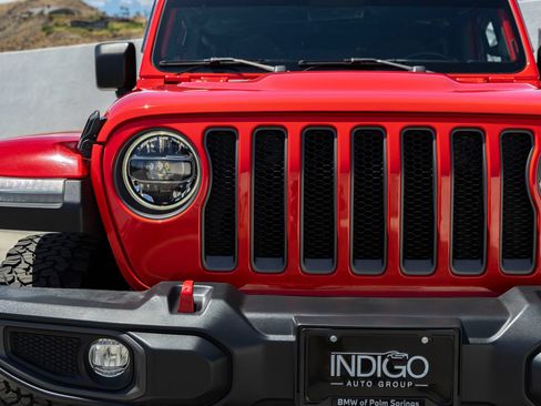 Used 2022 Jeep Wrangler Unlimited Rubicon w/ LED Lighting Group AWD/4WD image 9