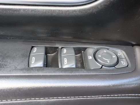 Used 2022 GMC Yukon XL SLE w/ Gmc Pro Safety Plus Package image 10