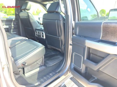 Used 2022 Ford F350 Lariat w/ Black Appearance Package AWD/4WD image 18