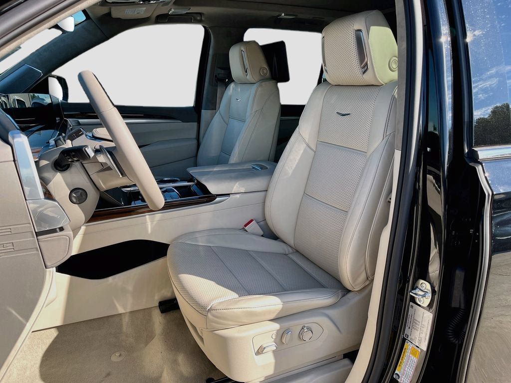 New 2026 Cadillac Escalade Platinum Luxury w/ LPO, Radiant Package AWD/4WD image 15