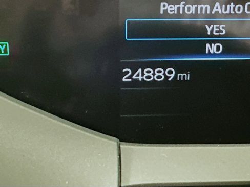 Used 2025 Toyota Prius LE image 12