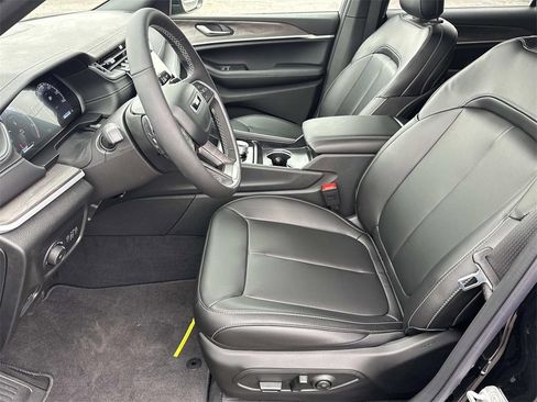 New 2025 Jeep Grand Cherokee L Limited image 14